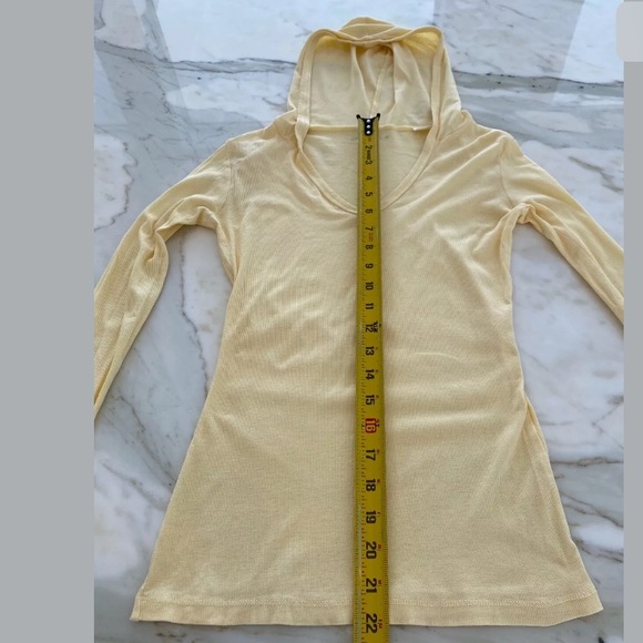 STEPHANIE B YELLOW LONG SLEEVE HOODIE SMALL NWOTS! - Picture 14 of 15